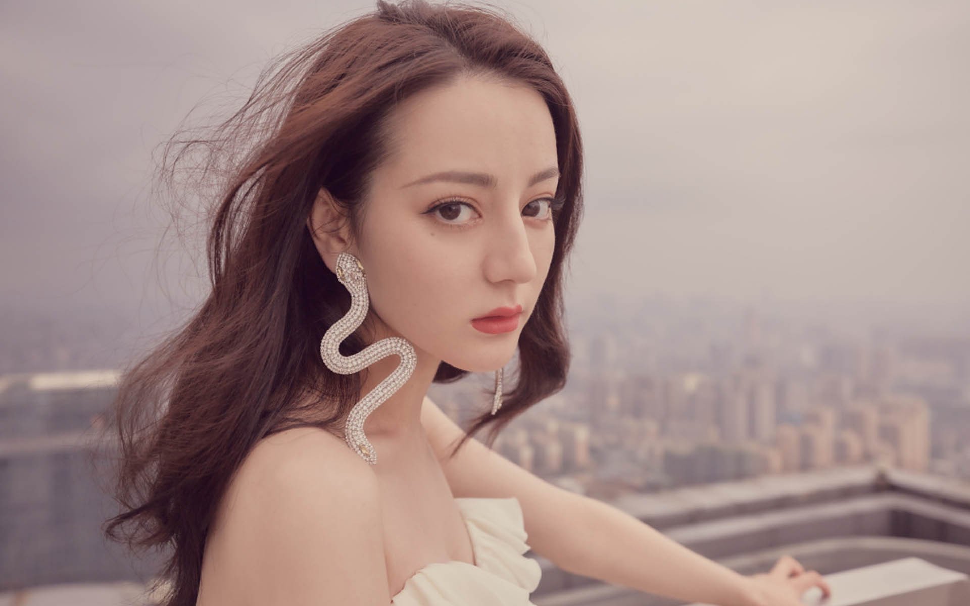 开云官网APP下载-比赛激烈异常，球队依靠团队力量夺得胜利，比赛异常激烈 精彩不断