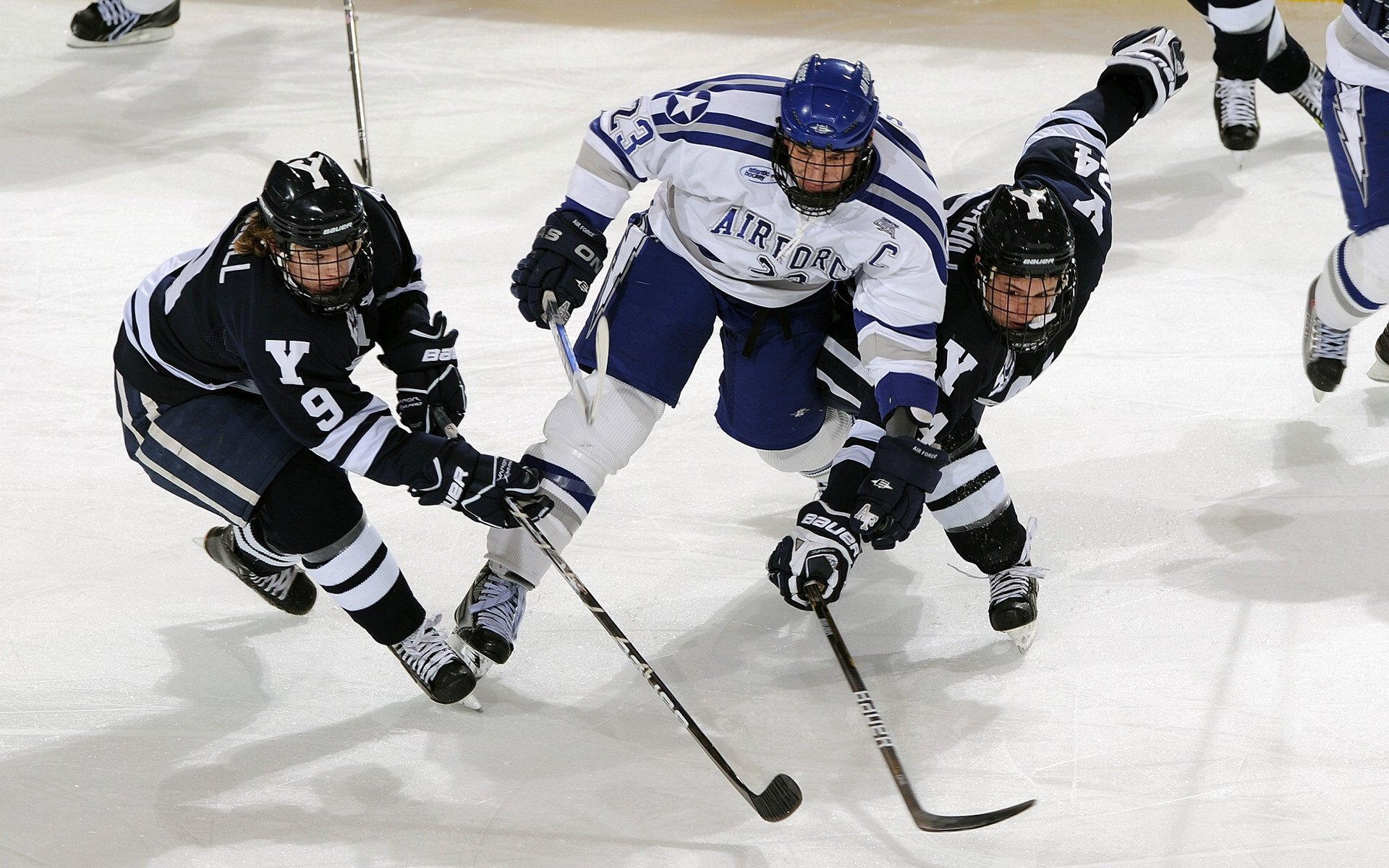 _技术革新引领：高科技设备帮助运动员提升稳定性_，科技助力运动训练
