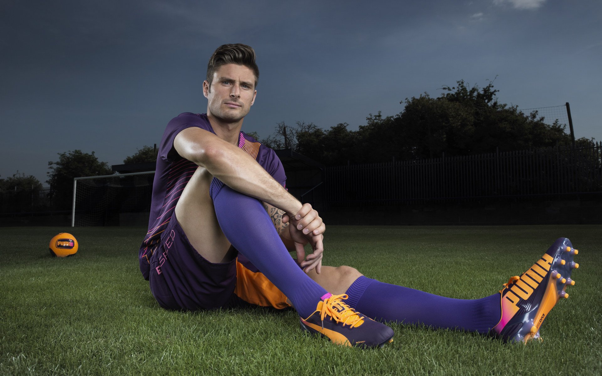 乌拉圭队中场罗德里格斯在巴黎奥运会上展现出强大的组织能力，乌拉圭罗德里格斯世界波