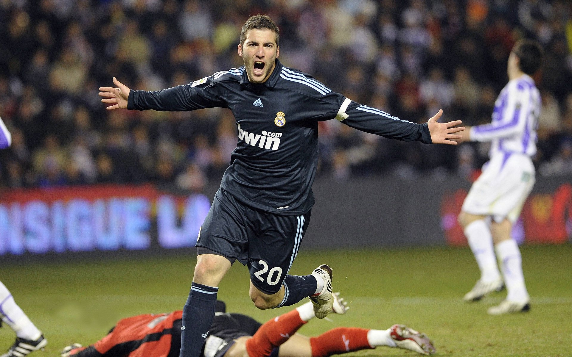 开云体育中国官方网站-德甲“黑马”球队逐渐崭露头角，德甲俱乐部球队