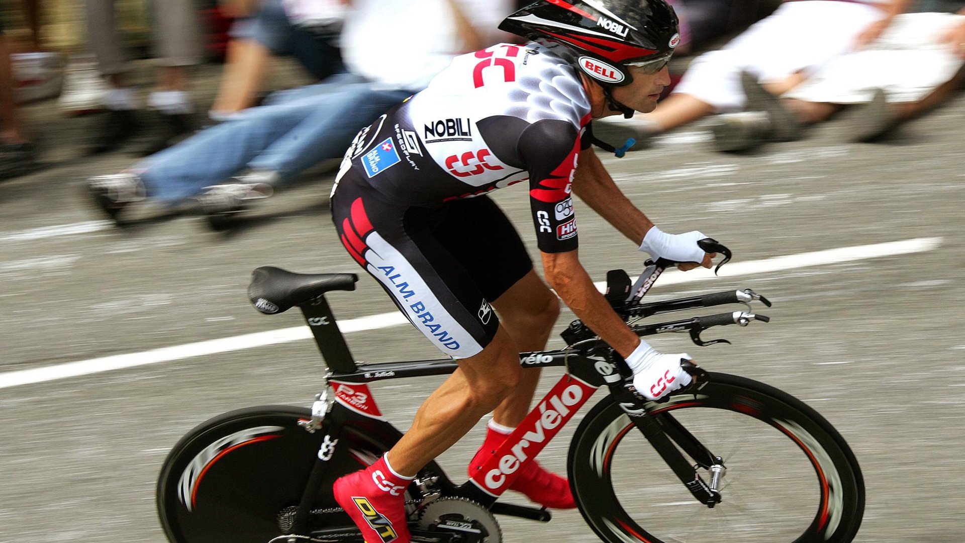 开yun体育-观众志愿者：幕后英雄默默守护比赛，观众服务志愿者的职责