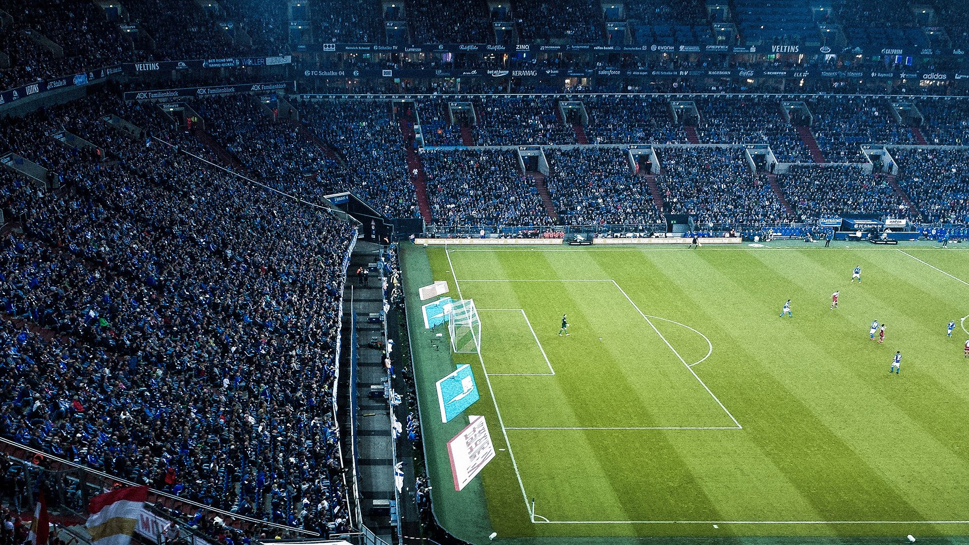 足球联赛引入VAR技术，减少争议判罚，足球var使用规则