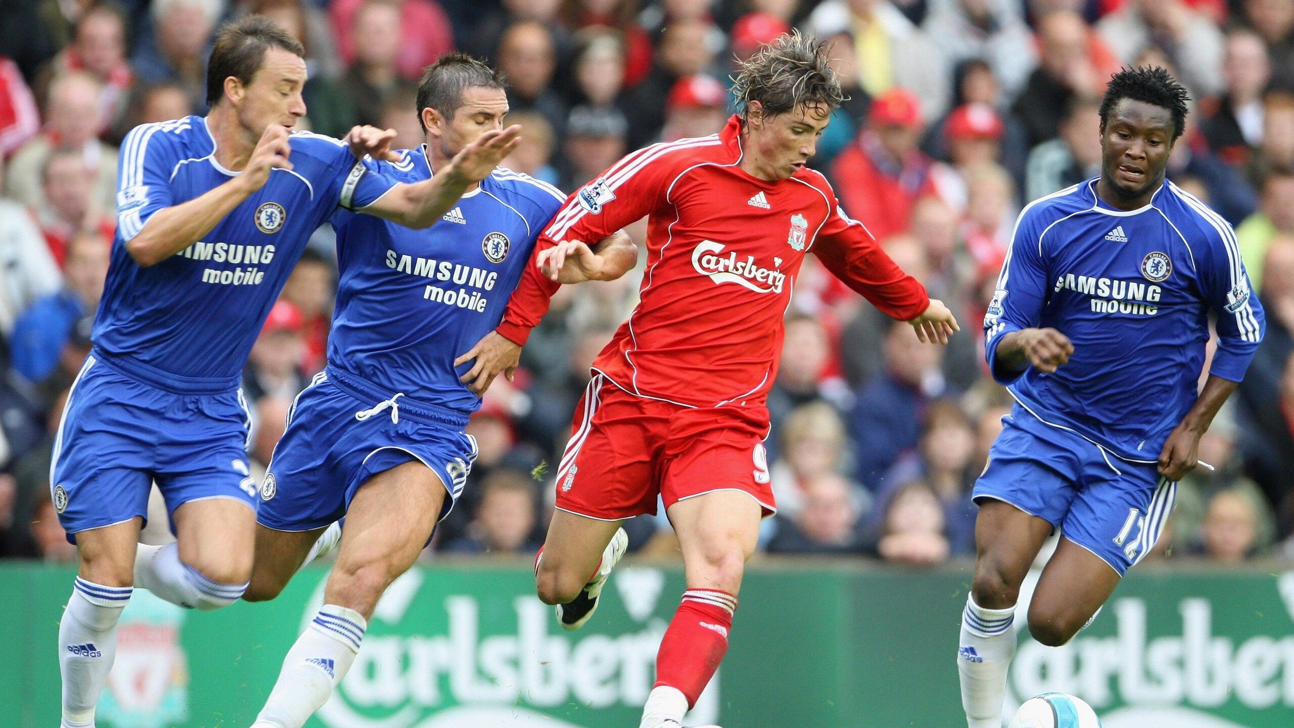 开云体育官网登入-队员个性展现：欧冠比赛中的精彩场外花絮，欧冠人员